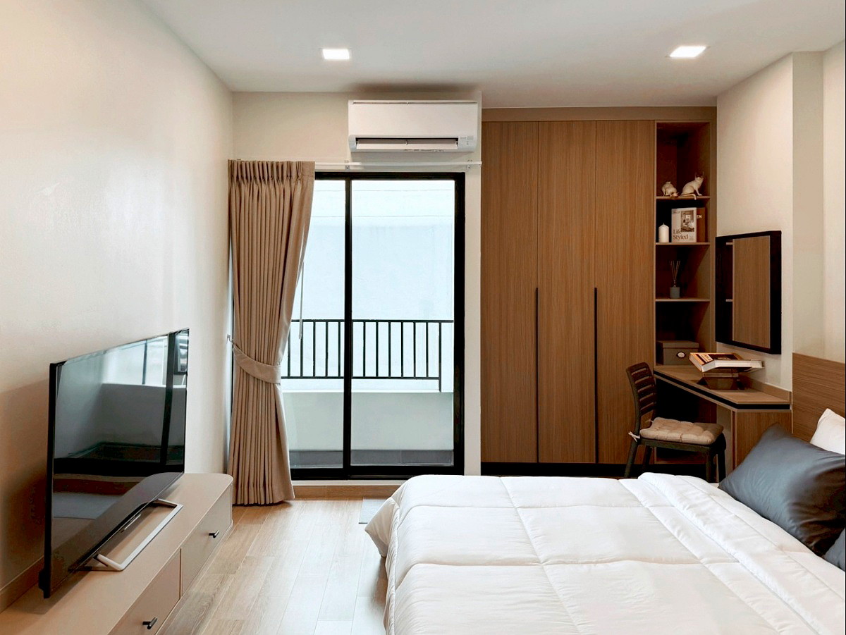 Pictures of Quarto Sukhumvit 81  (On Nut BTS Station) 8/25