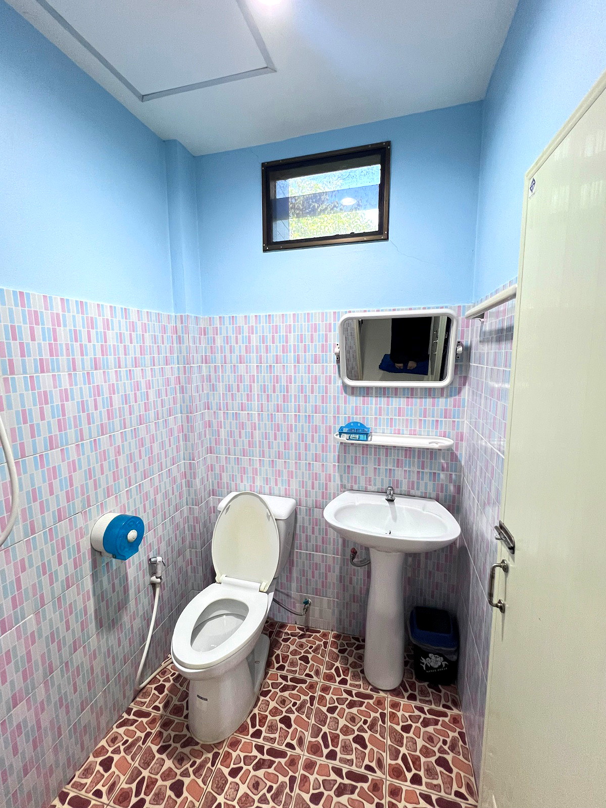 Pictures of Sasithon 888 Hill 6/12