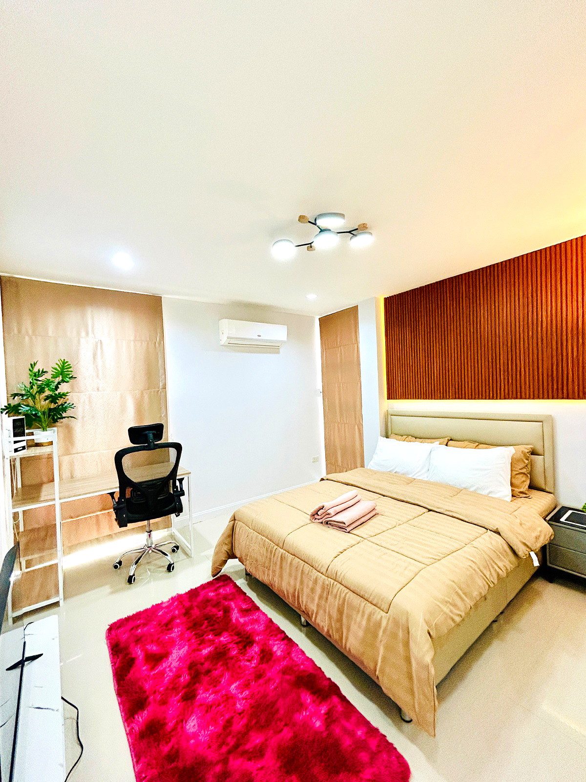 Pictures of Vibe Phuket Relax in Town Share House 15/23