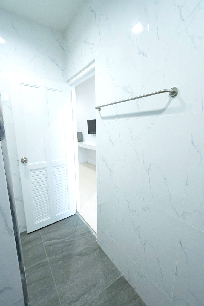 Pictures of The One Place Mukdahan 9/15