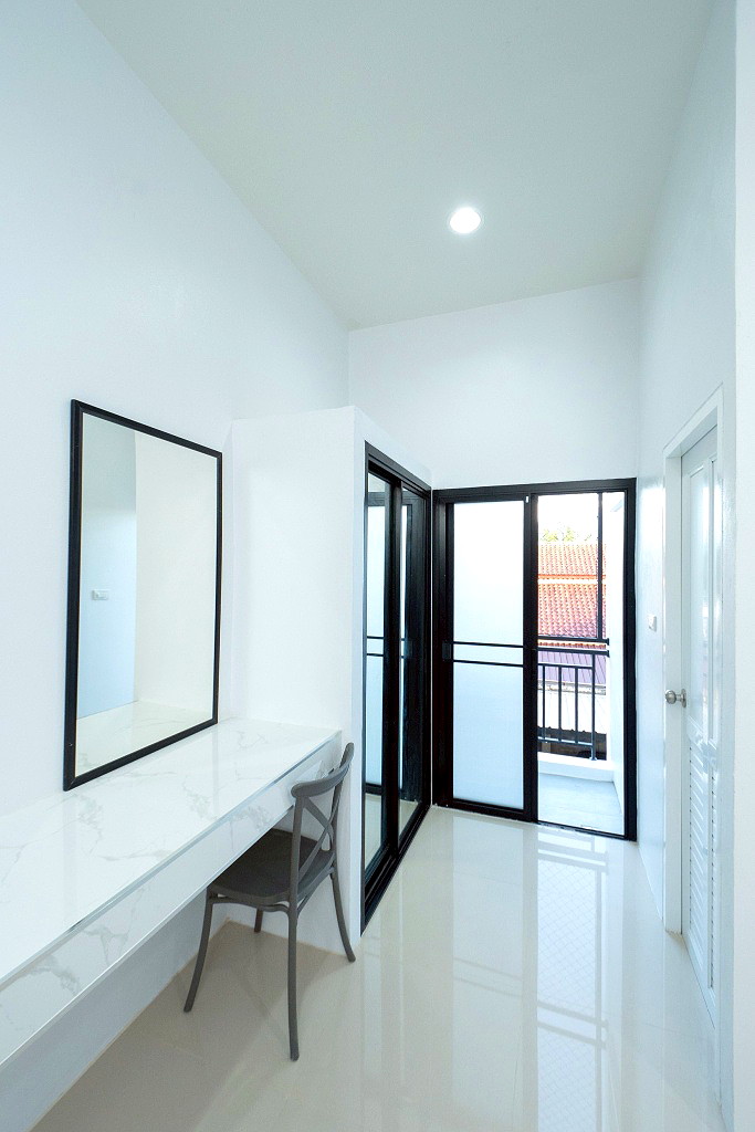 Pictures of The One Place Mukdahan 11/15