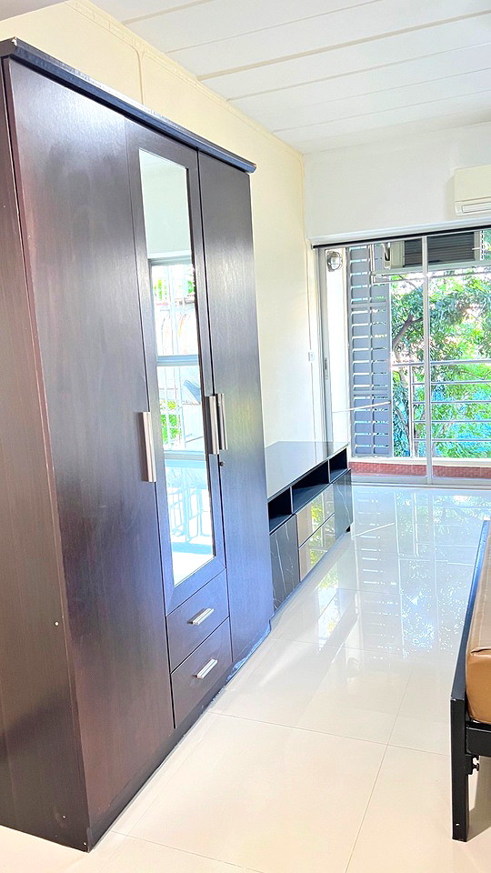 Pictures of Yenphan Resident 4/6