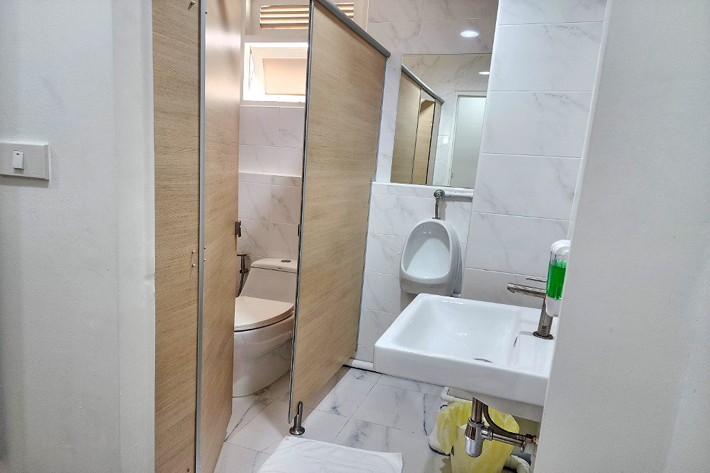 Pictures of Forgotten Hostel Silom 7/14