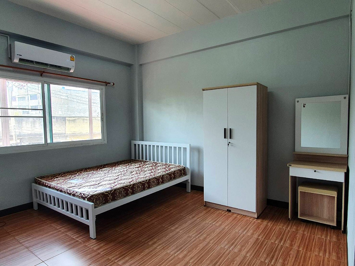 Pictures of Amon Apartment 9/11