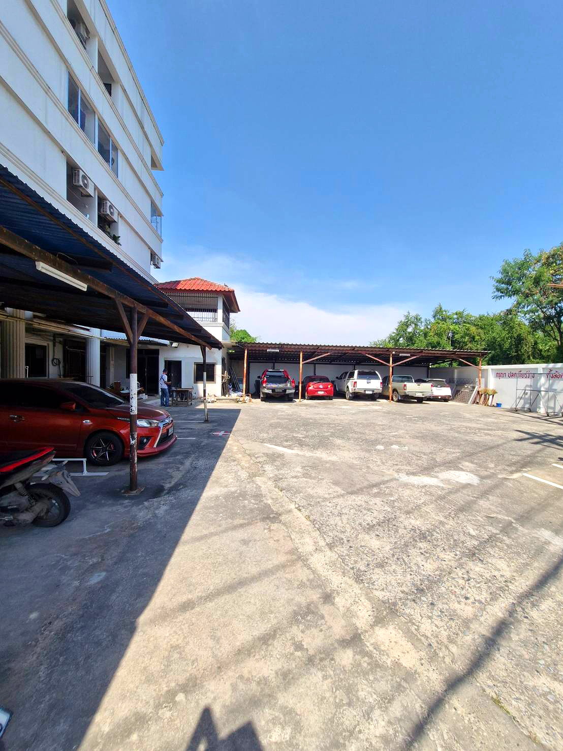 Pictures of Rattanapong Apartment 8/9