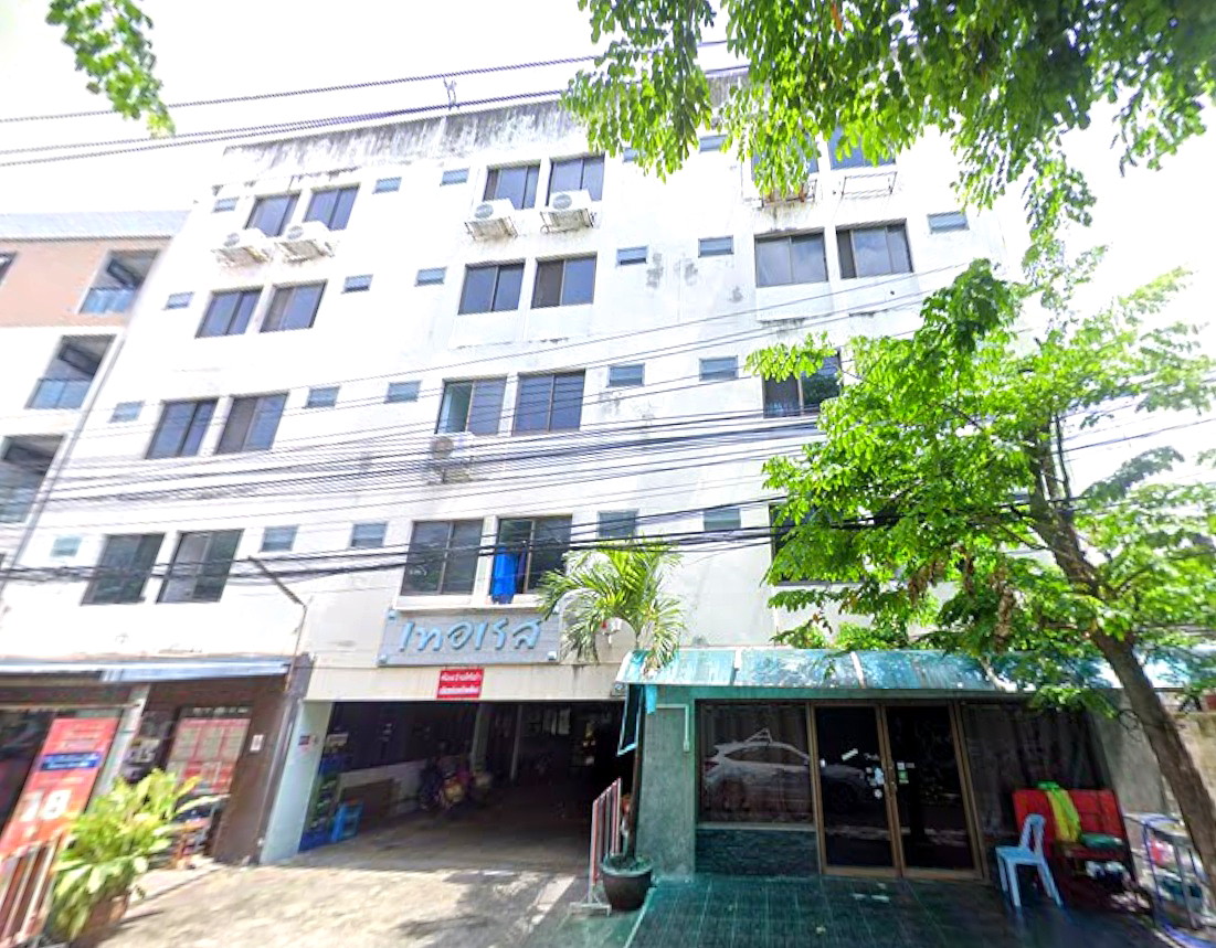 Pictures of The Terrace Apartment 3/3