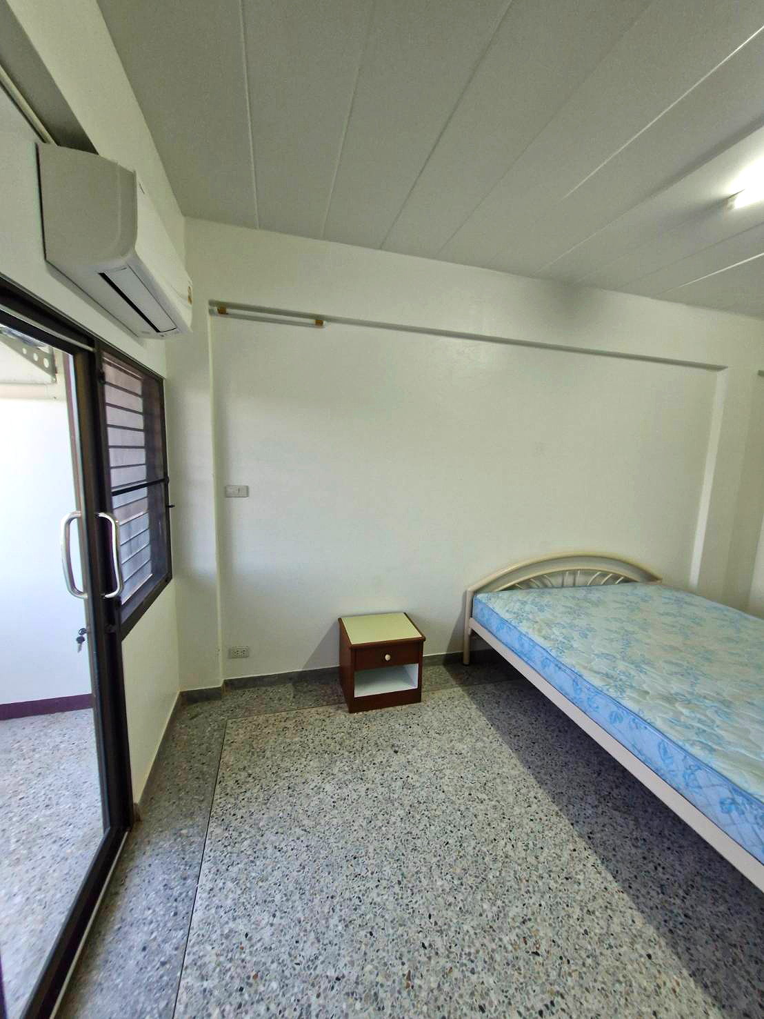 Pictures of Rattanapong Apartment 2/9