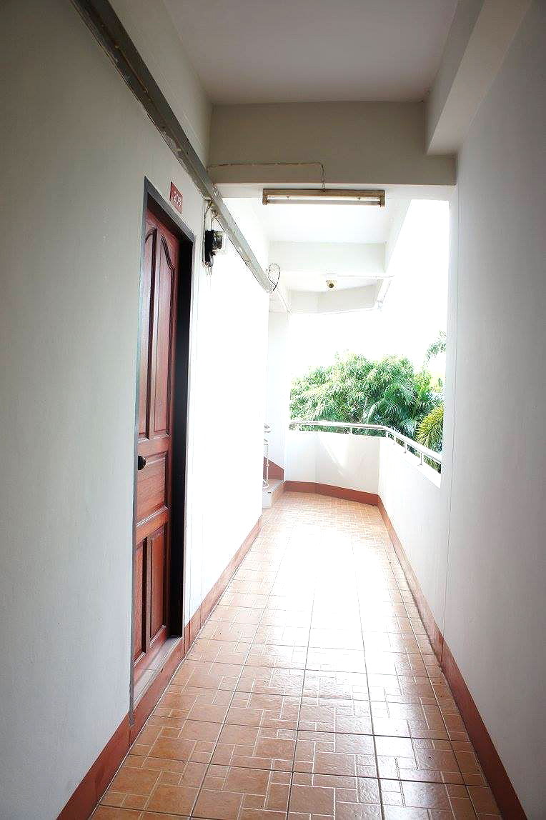 Pictures of Rungroj Apartment 6/9