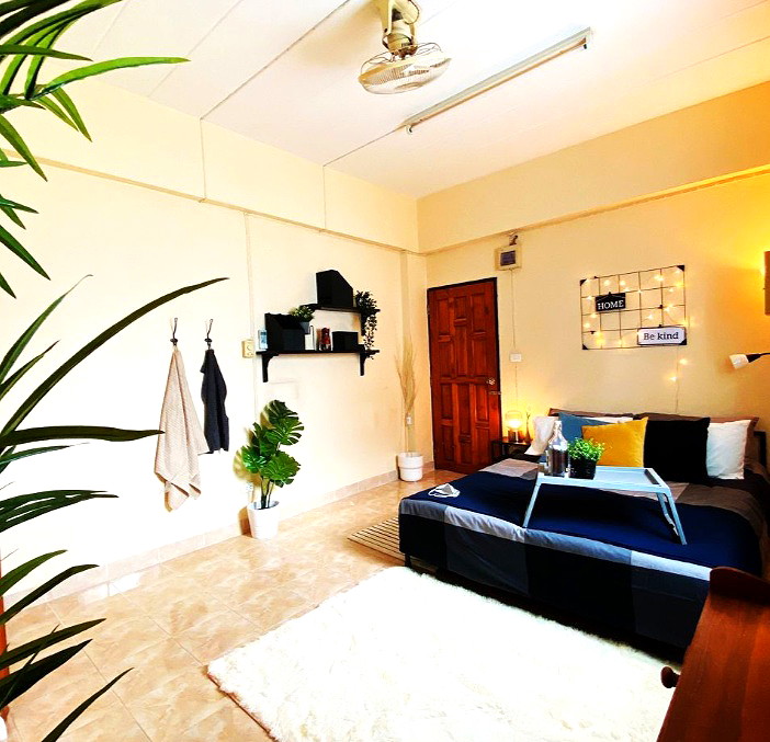 Pictures of Pyramid Mansion 3/5