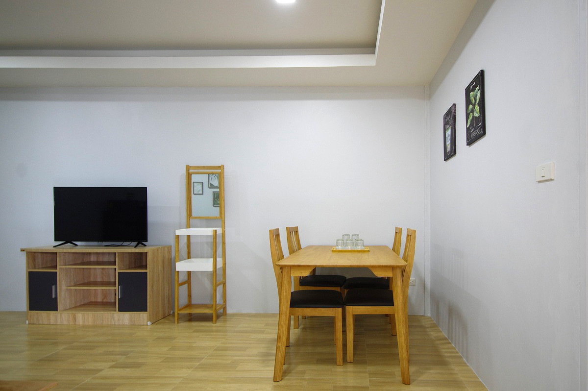 Pictures of The Green Space Apartment  12/17