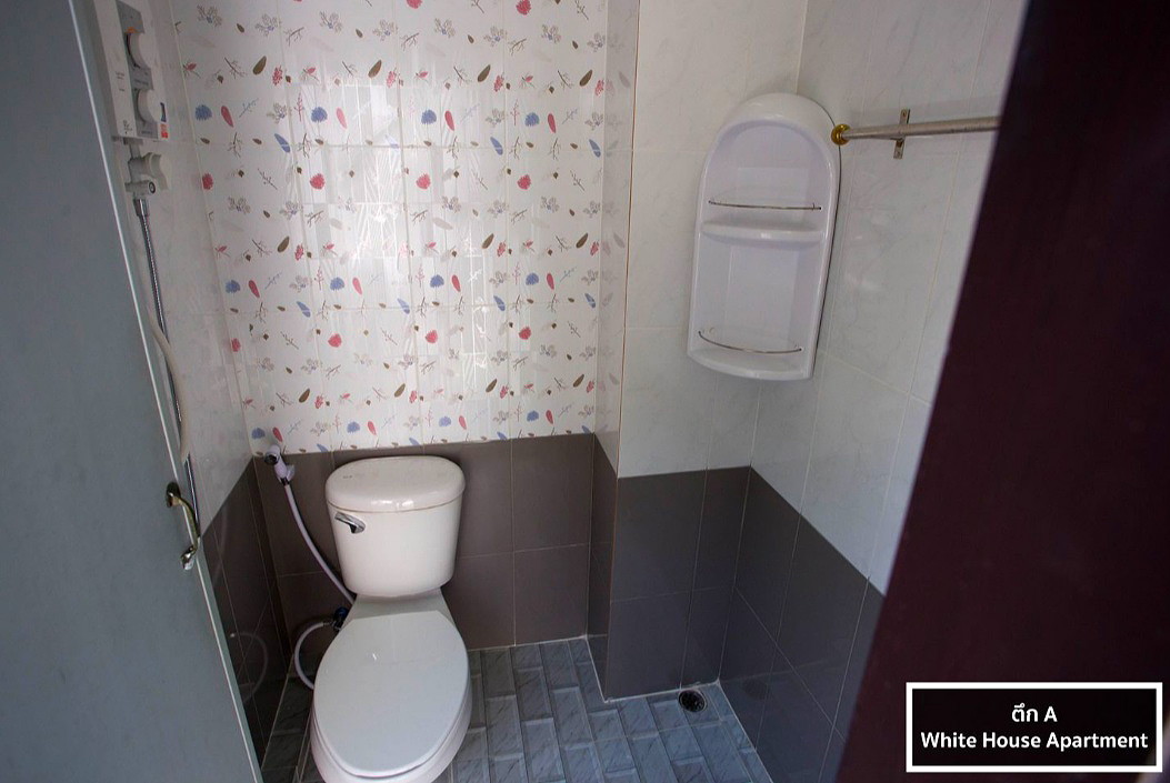 Pictures of White House Apartment  3/4