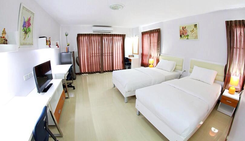 Condo — photo 2