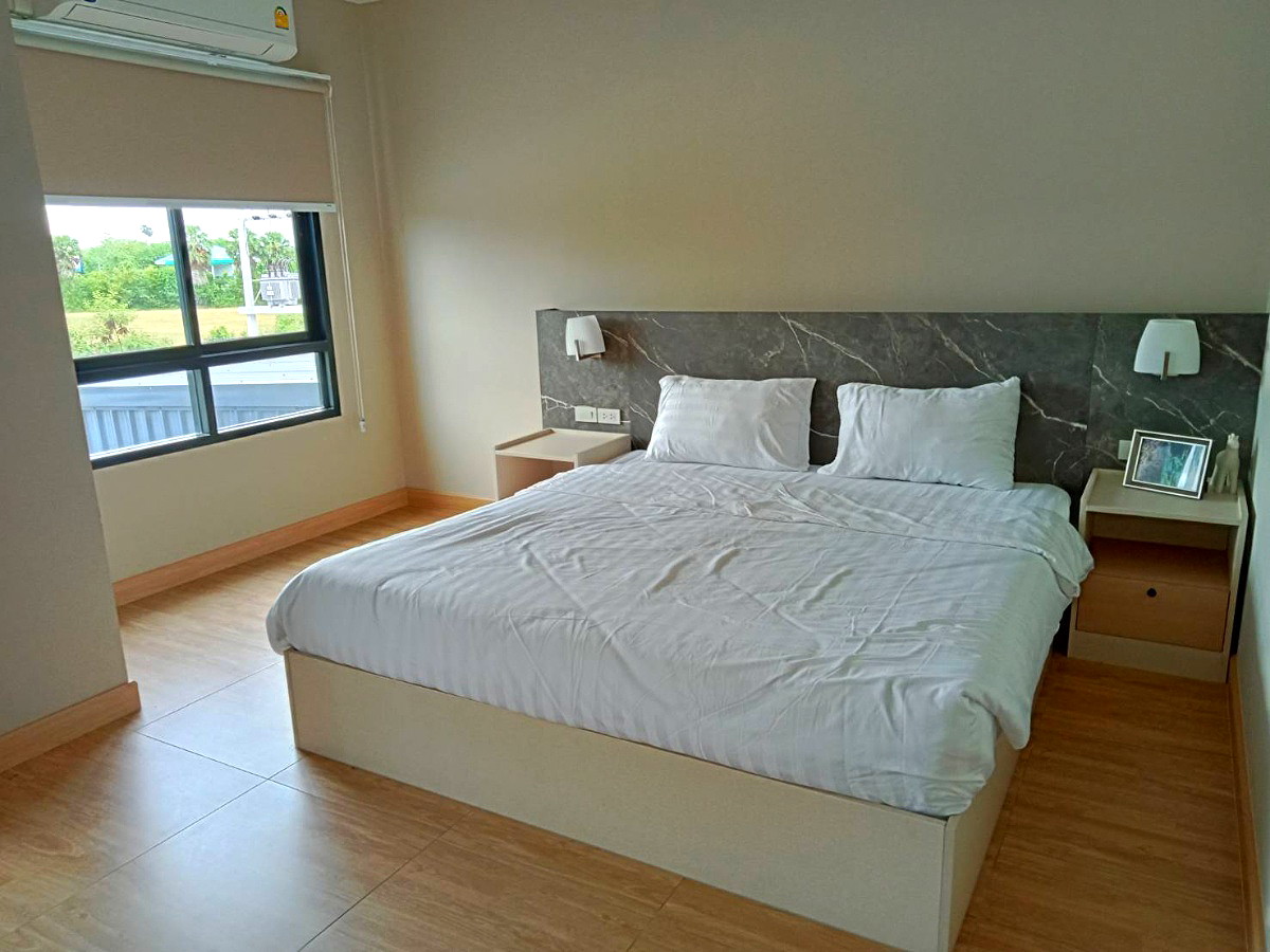 Pictures of Baan Sookjai Sam Bai Thao 10/16