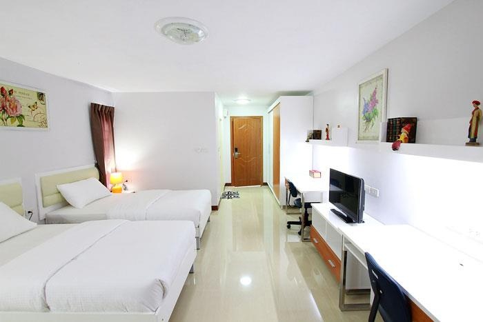 Condo — photo 1