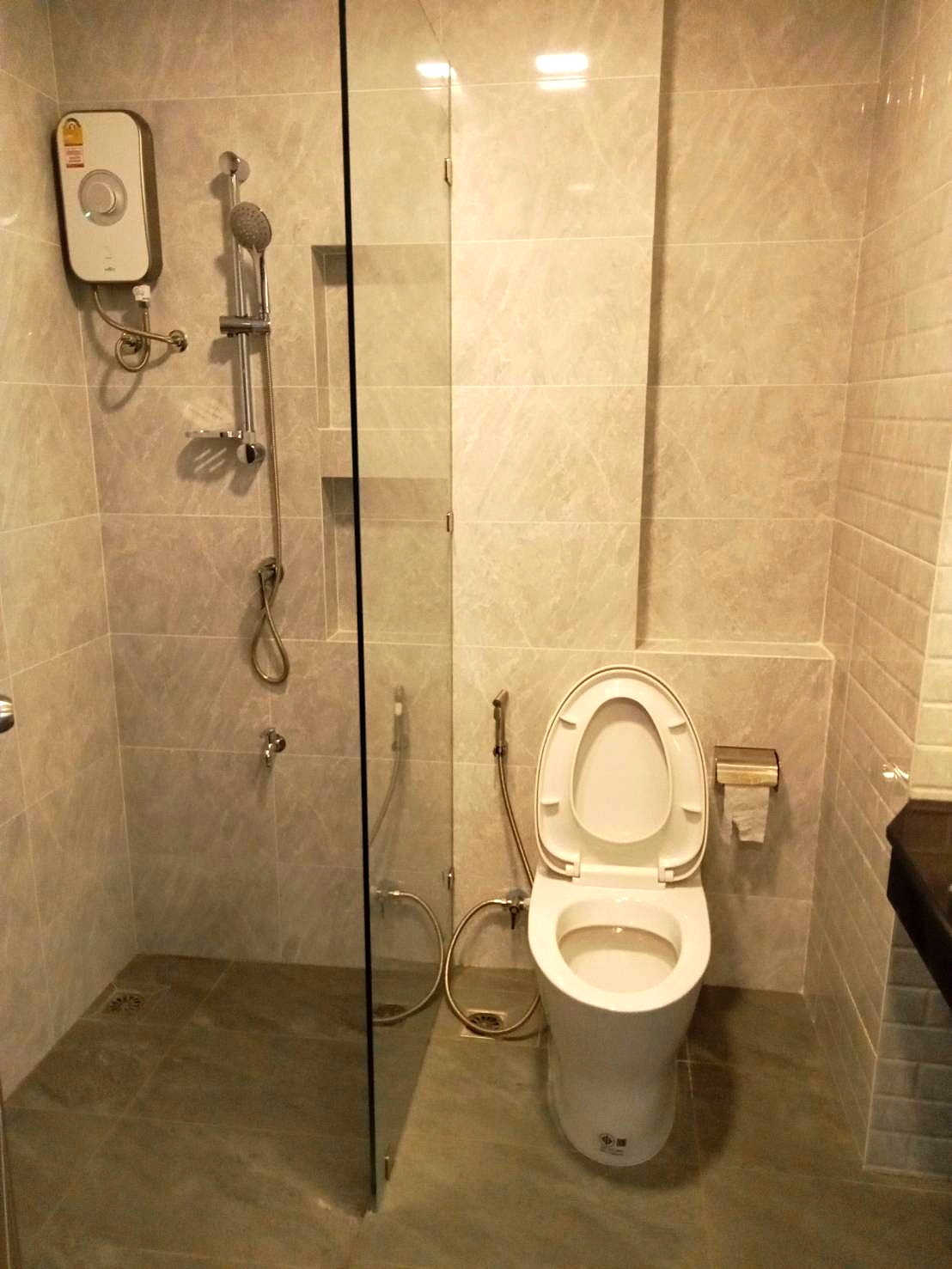 Pictures of Baan Sookjai Sam Bai Thao 12/16