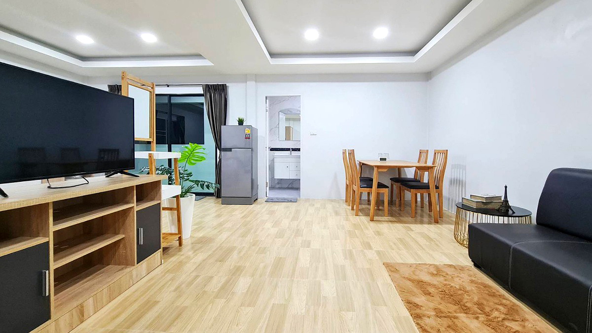 Pictures of The Green Space Apartment  6/17