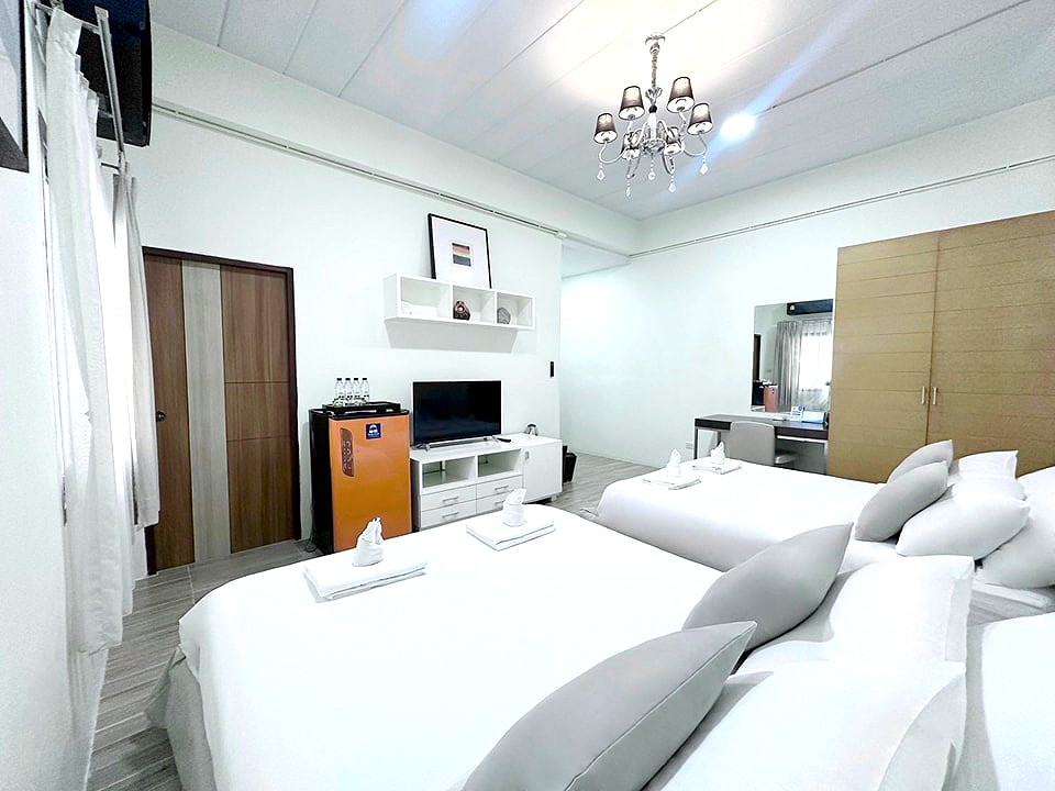 Pictures of Daddy Dream Hotel and Residence 8/25