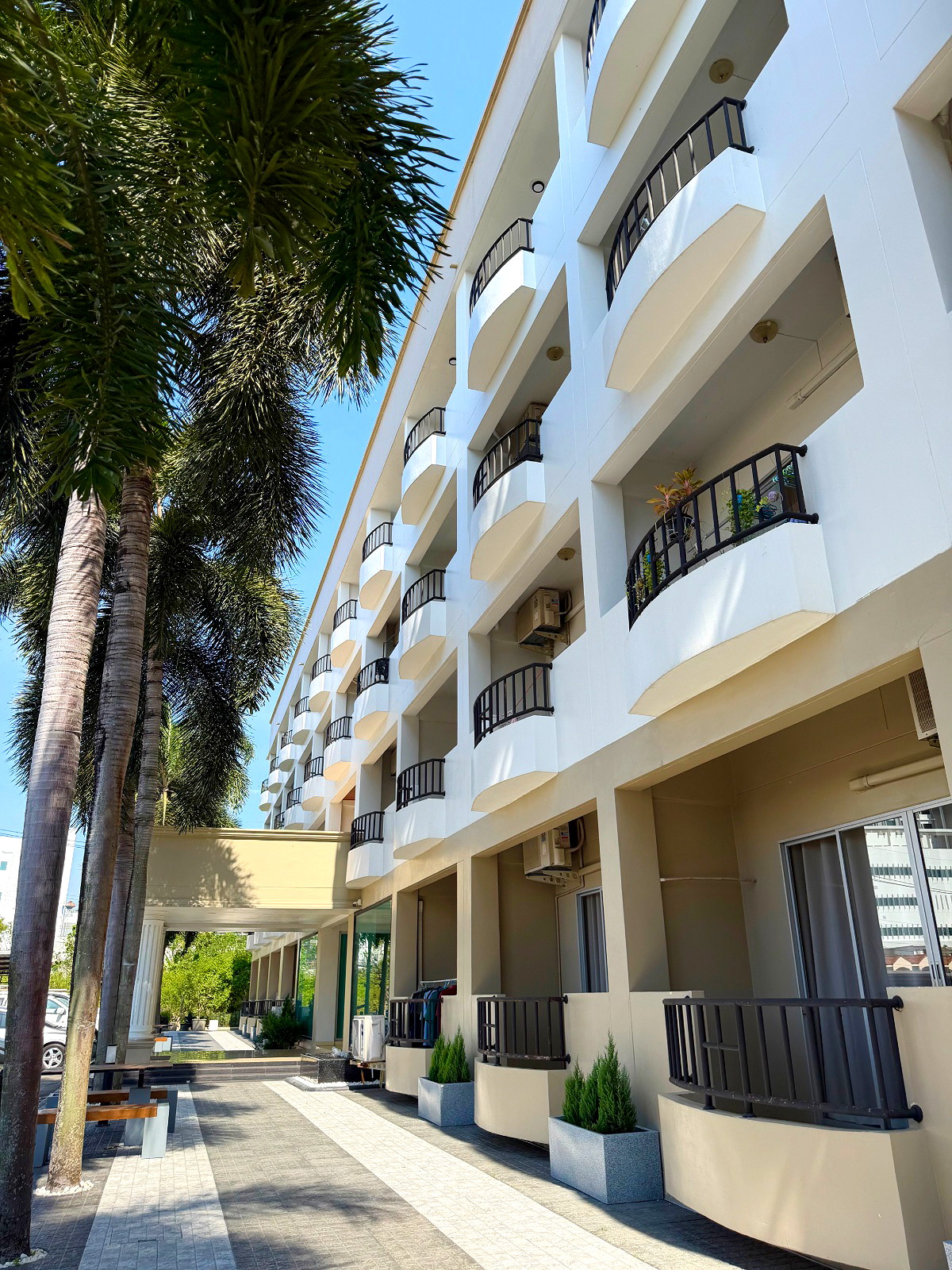 Pictures of TALAYTHONG APARTMENT BOWIN 2/11