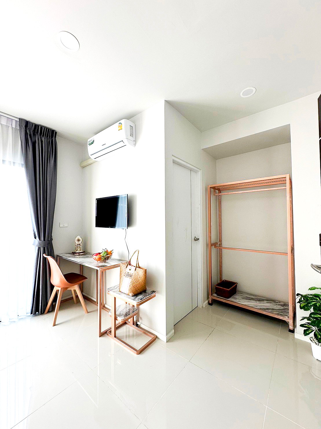 Pictures of Apple Suite Apartment  7/13