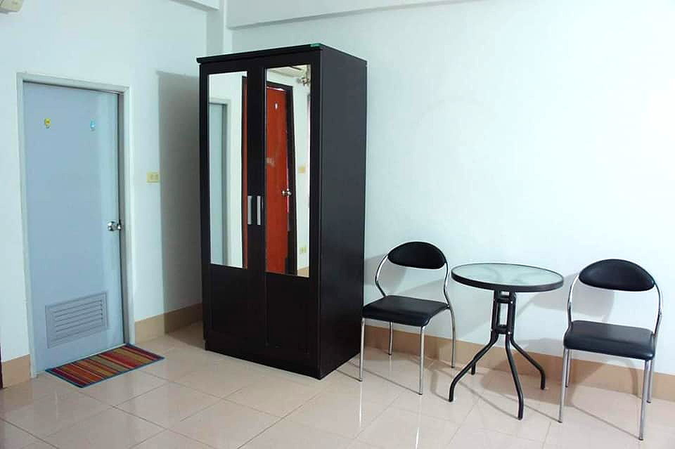 Pictures of Rungroj Apartment 3/9