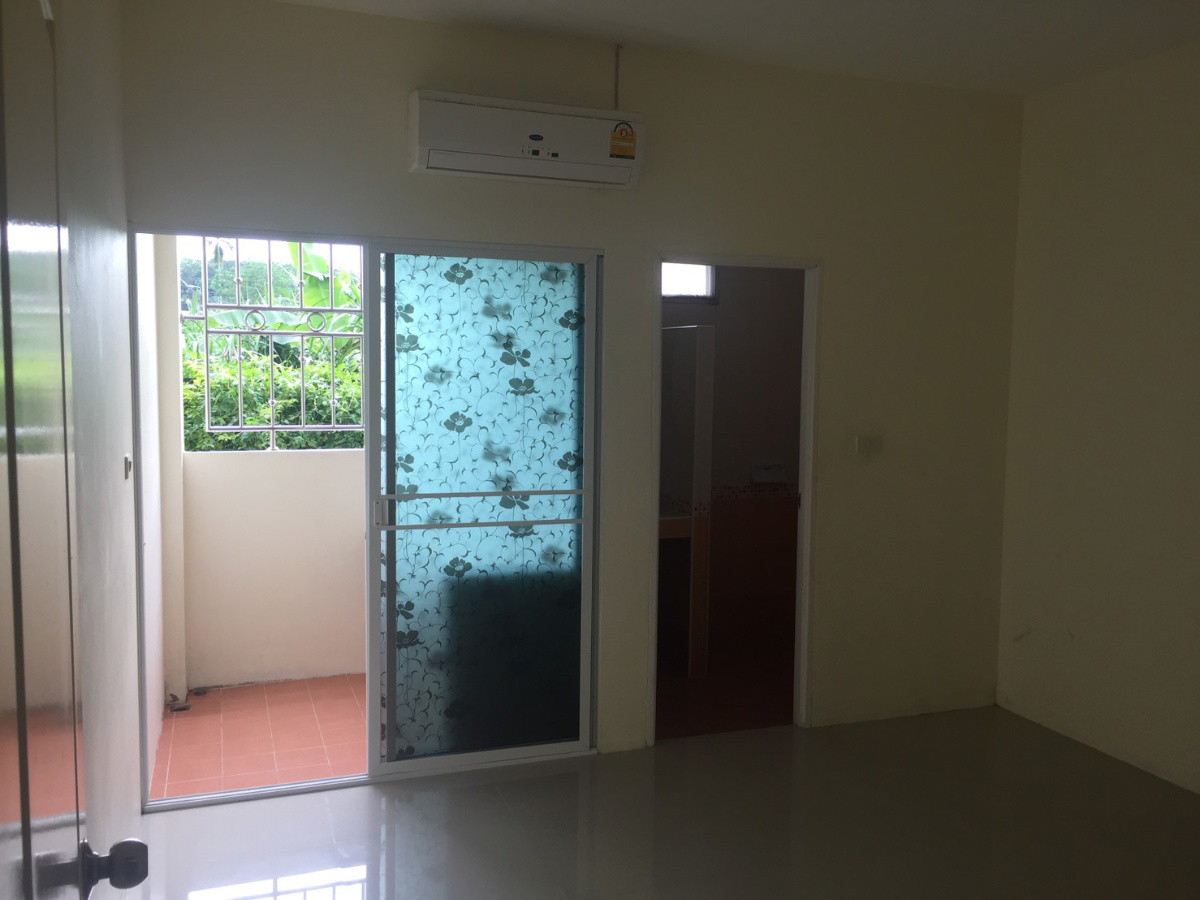 Condo — photo 1
