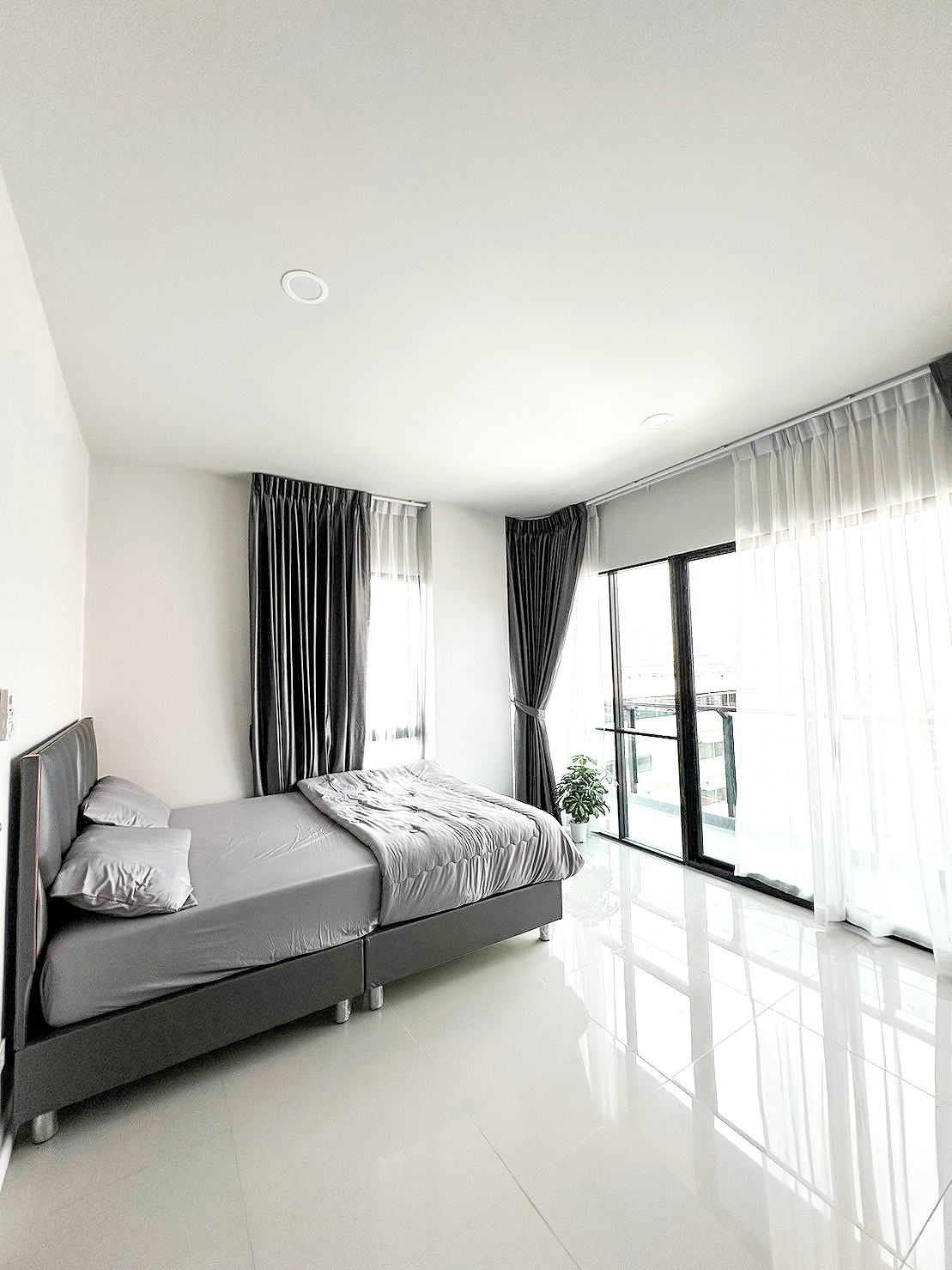 Pictures of Apple Suite Apartment  10/13