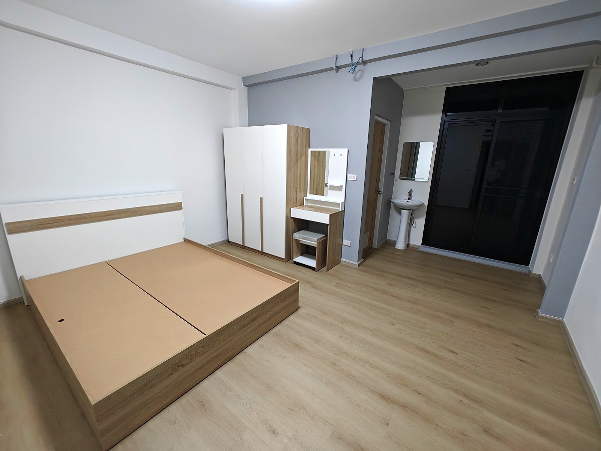 Pictures of ฺฺฺBan Thanakij 9/15