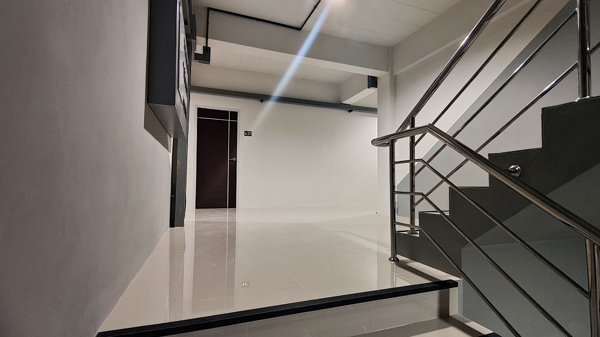 Pictures of Chaiyada  6/11