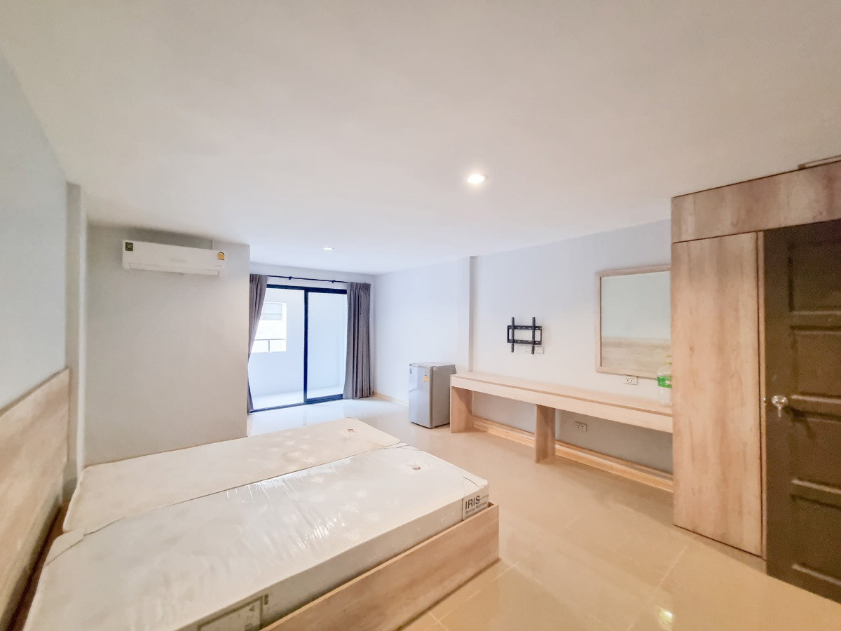 Condo · Mueang Samut Prakan — photo 1