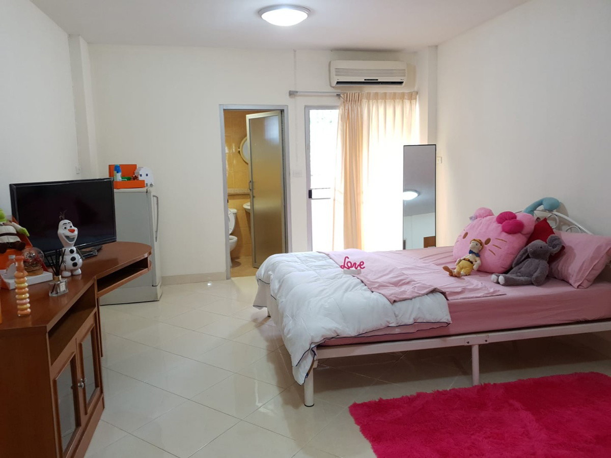 Condo · Phra Khanong, bangkok — photo 1