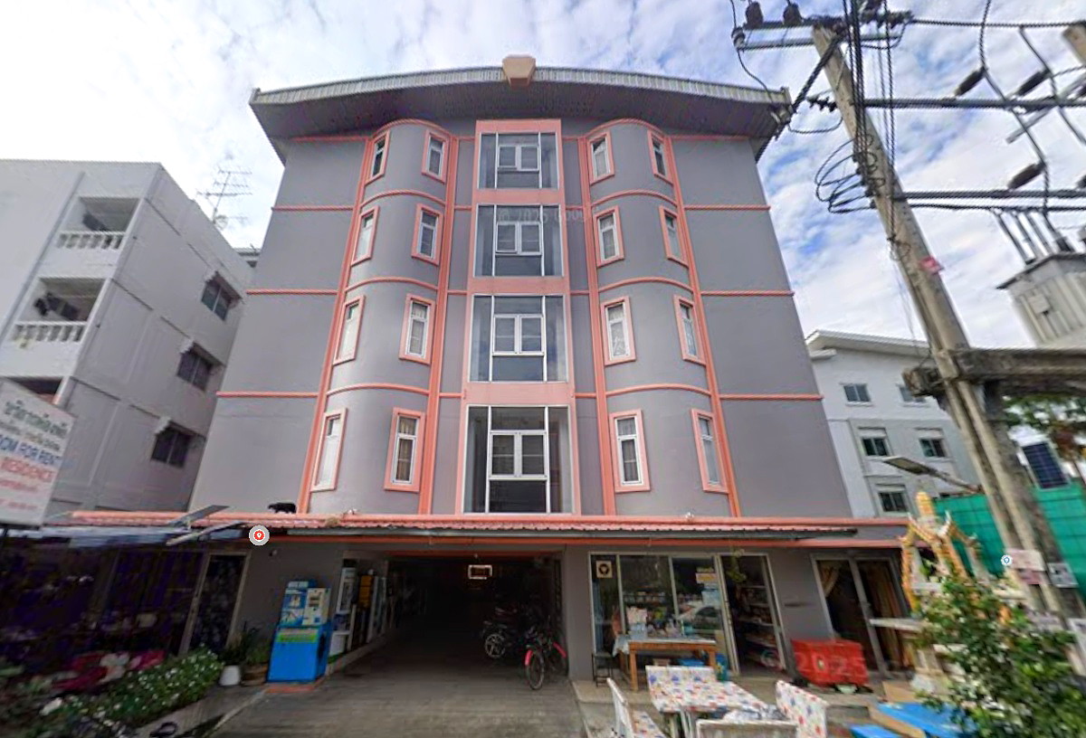 Pictures of WJ Residence 3/4