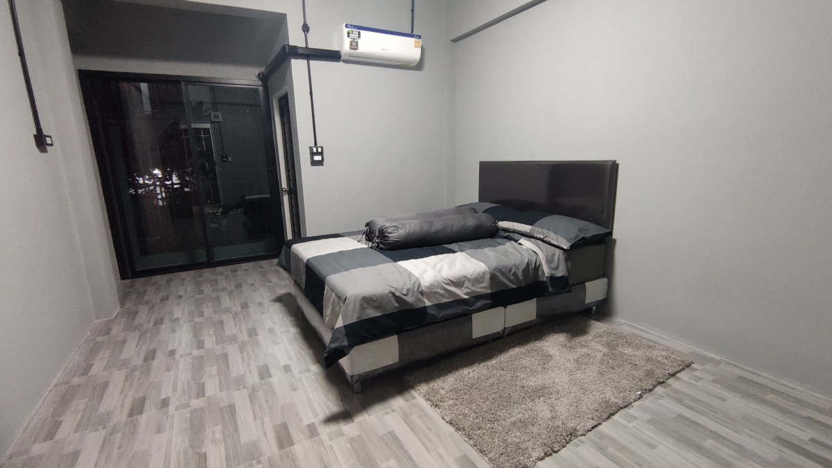 Condo · Bang Phli — photo 1