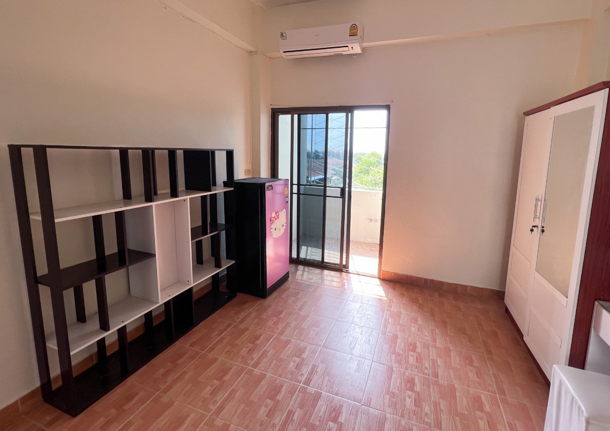 Condo — photo 2