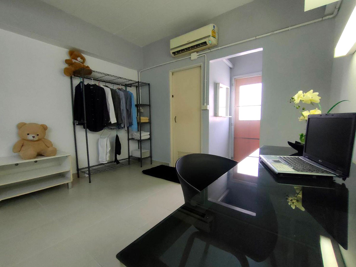 Pictures of ONIN5  8/10