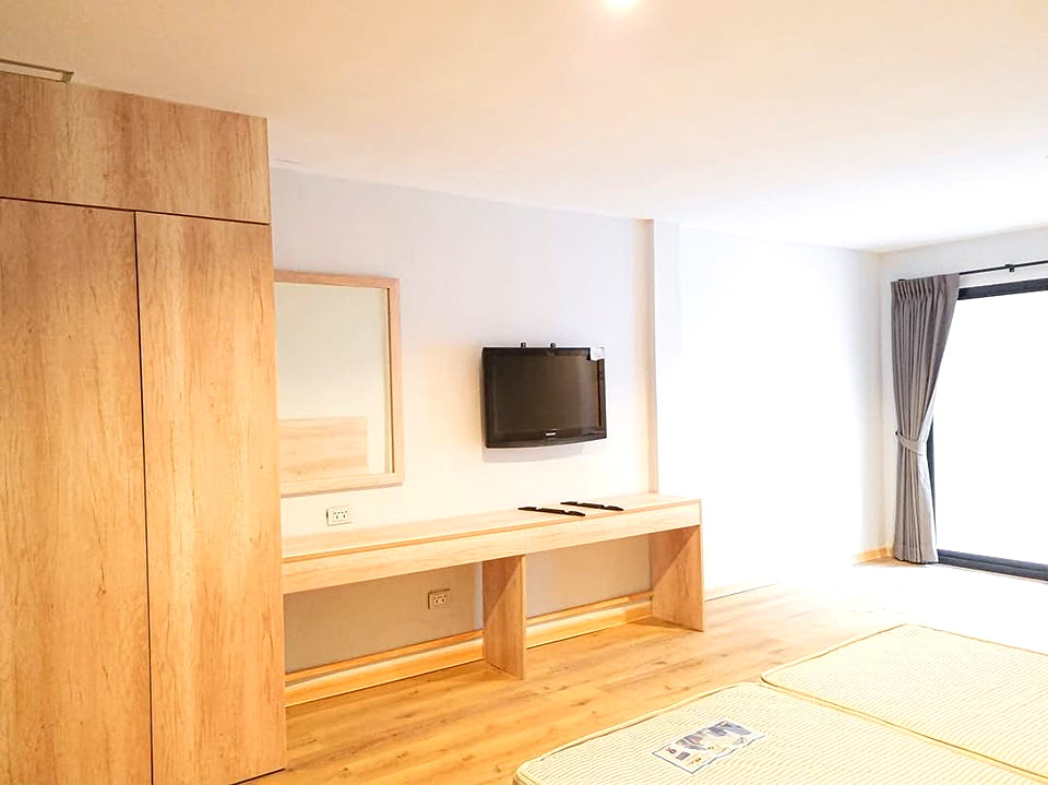 Pictures of W House   6/11