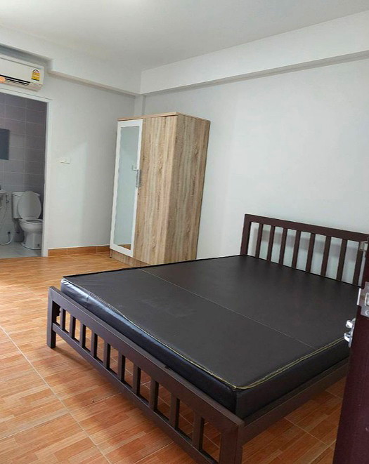 Pictures of WJ Residence 1/4