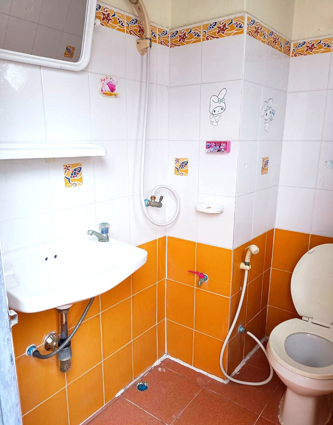 Pictures of Erawan Place  10/12