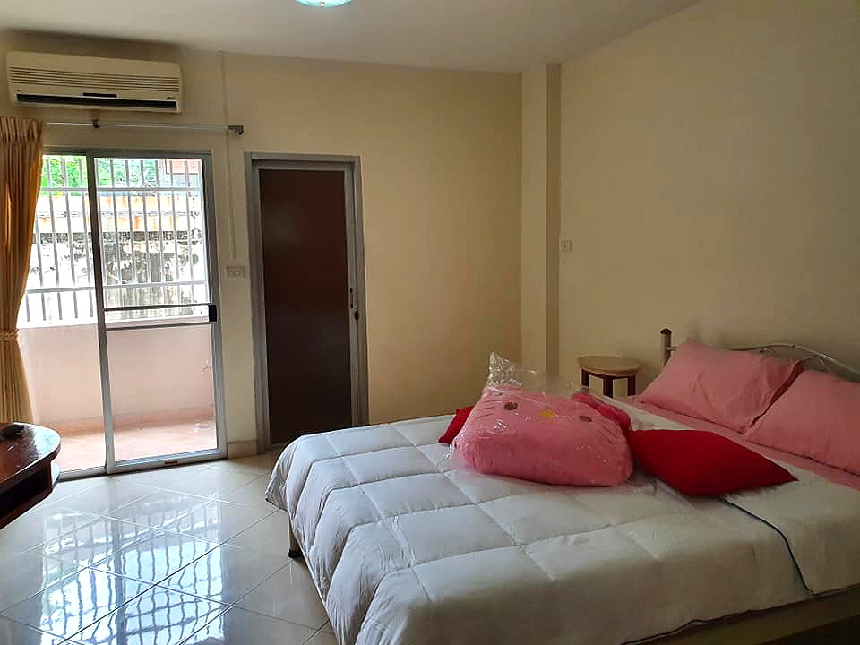 Pictures of B.u.house II 3/6