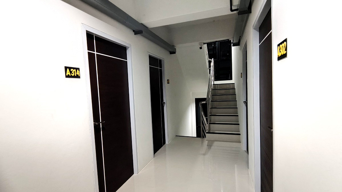 Pictures of Chaiyada  8/11