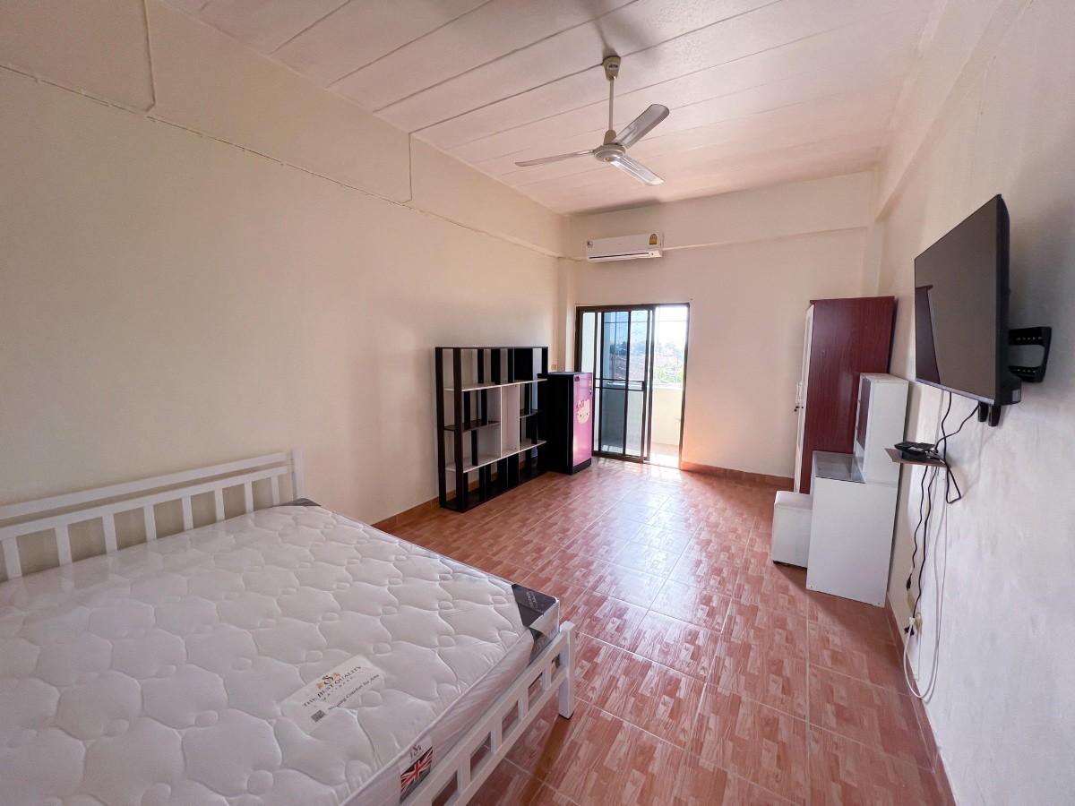 Condo — photo 1