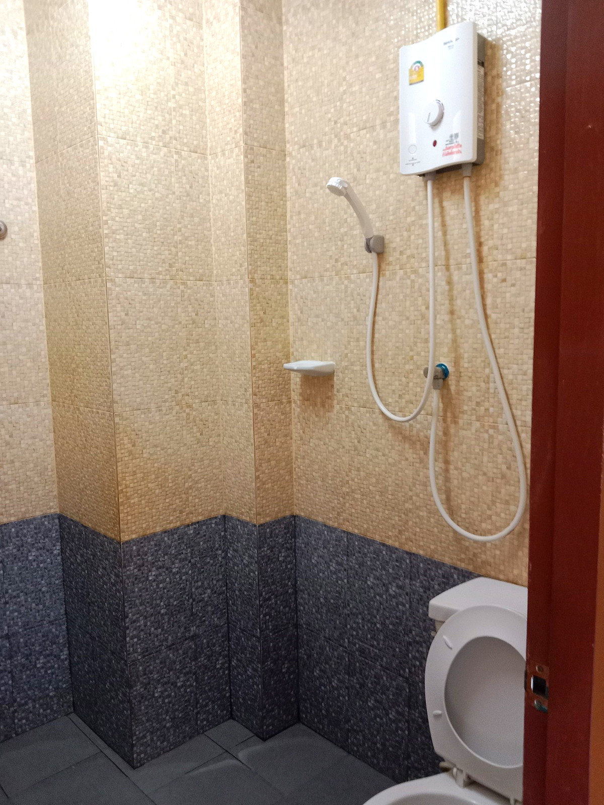 Pictures of Pornpinan Mansion 5/5