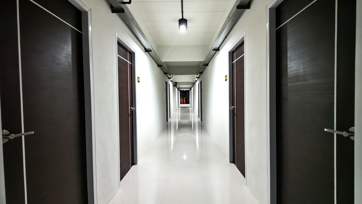 Pictures of Chaiyada  7/11