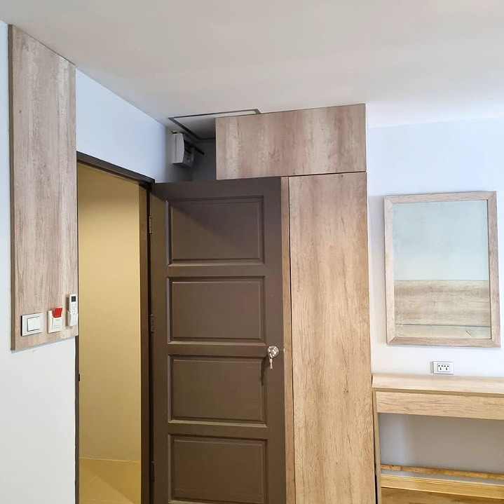 Pictures of W House   8/11