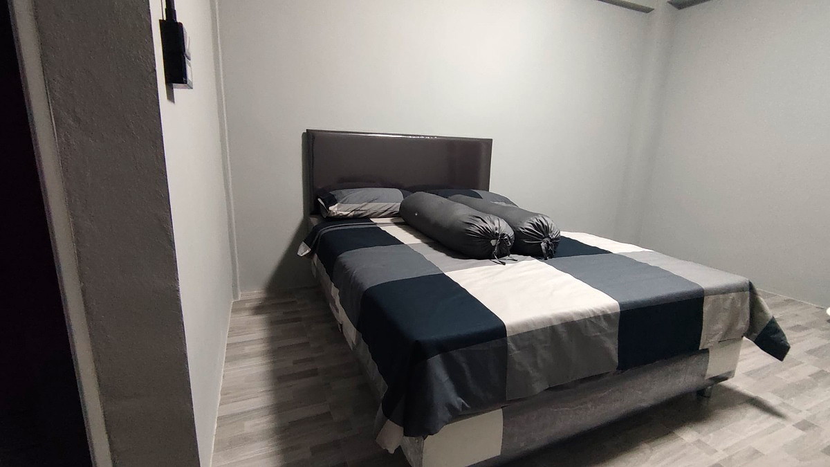 Pictures of Chaiyada  2/11