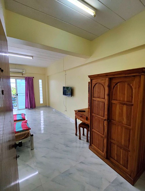 Pictures of Tippawan  2/8