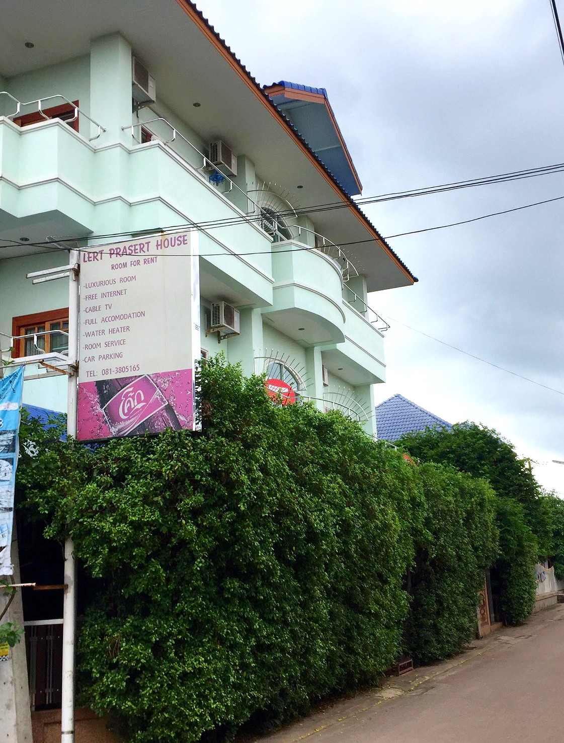 Pictures of Lertprasert House Apartment 6/10