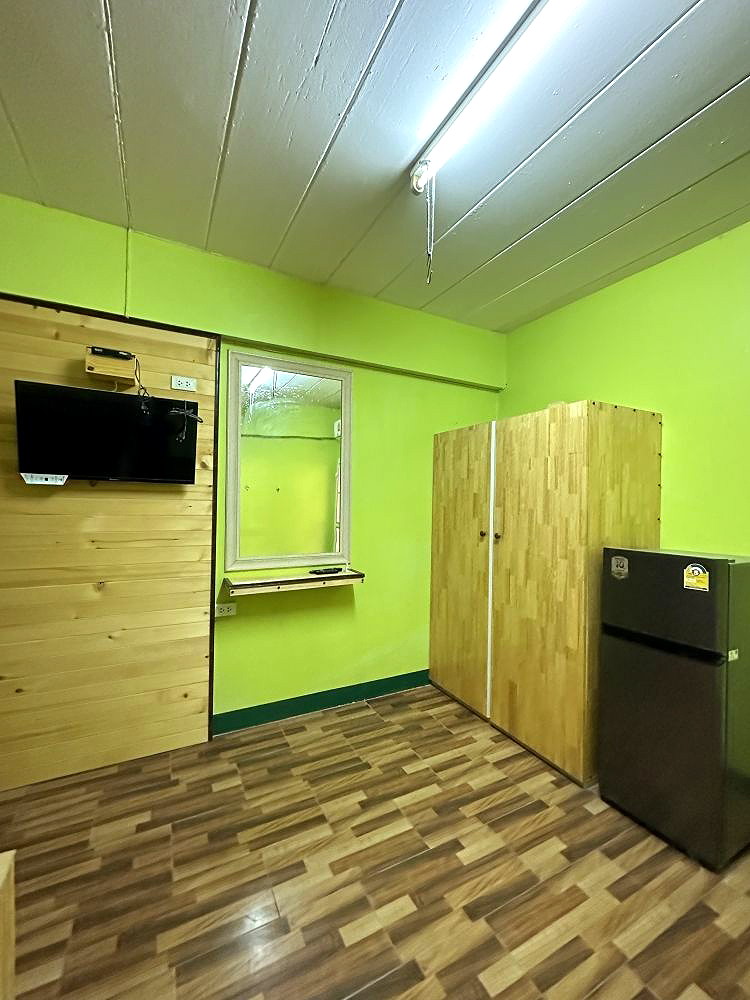 Pictures of Chang House 1/9