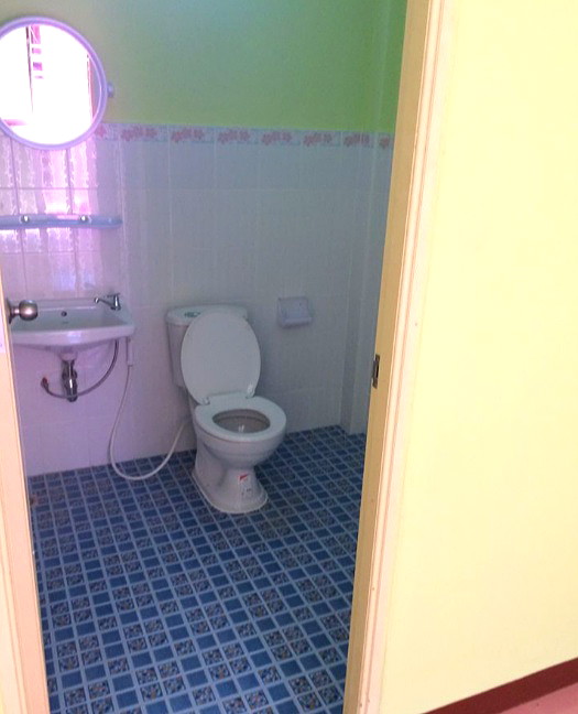 Pictures of Phanthongtanachote  3/5