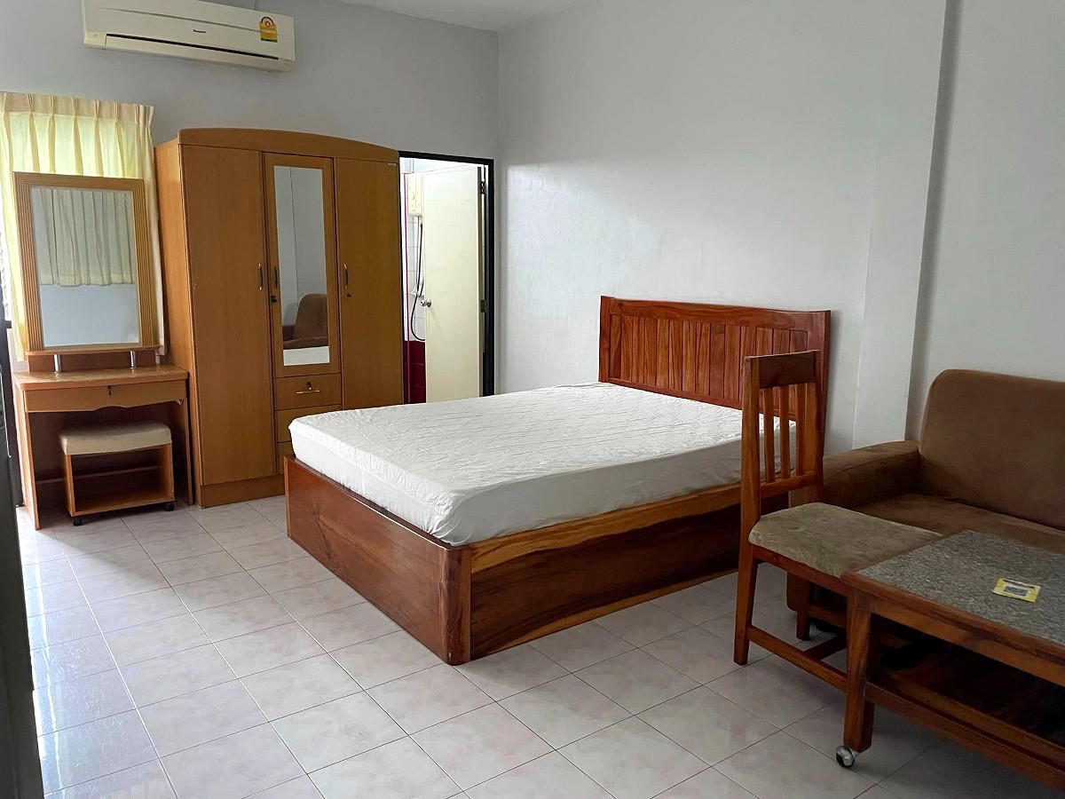 Pictures of Lertprasert House Apartment 1/10