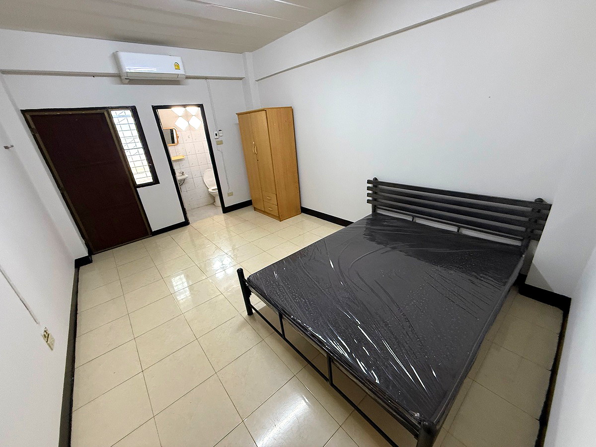 รูปภาพ เอส พี แมนชั่น (ซ.รามคำแหง 160 ไกล้ซอยมิสทีน) | อพาร์ทเม้นท์ หอพัก ที่พัก ห้องพัก - รูปที่ 1/18